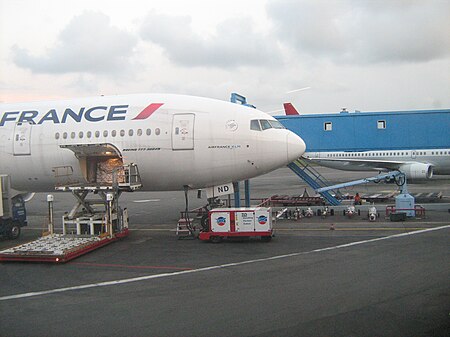 B777 d'Air France à LBV.jpg