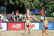 Deutsch: Beachhandball Europameisterschaften 2019 (Beach handball Euro); Tag 1: 2. Juli 2019 – Frauen, Vorrunde Gruppe C, Italien-Griechenland 0:2 (16:28, 10:13) English: Beach handball Euro; Day 1: 2 July 2019 – Women Preliminary Round Group C – Italy-Greece 0:2 (16:28, 10:13)