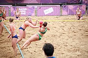 Deutsch: Beachhandball bei den Olympischen Jugendspielen 2018; Tag 6, 12. Oktober 2018; Mädchen, Hauptrundenspiel – Ungarn-Niederlande 2:1 English: Beach handball at the 2018 Summer Youth Olympics at 12 October 2018 – Girls Main Round – Hungary-Netherlands 2:1