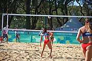 Deutsch: Beachvolleyball bei den Olympischen Jugendspielen 2018; Tag 8, 14. Oktober 2018; Mädchen, Achtelfinale – Bolivien-Puerto Rico 0:2 (18–21/18–21 ) English: Beach volleyball at the 2018 Summer Youth Olympics at 14 October 2018 – Girls Round of 16 – Bolivia-Puerto Rico 0:2 (18–21/18–21 )