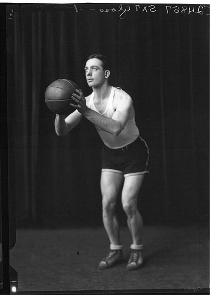 File:Ben Chapsky in basketball uniform 1927 (3191903641).jpg