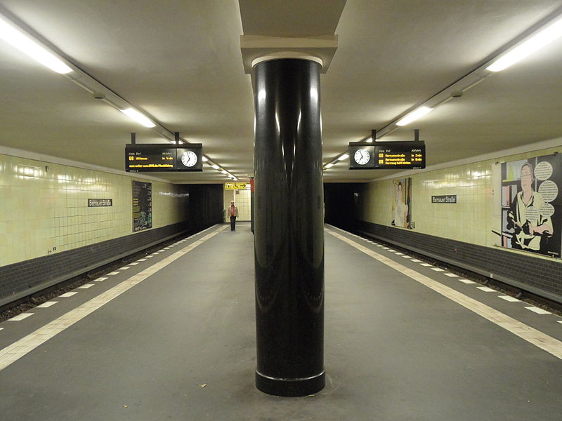 File:Berlin - U-Bahnhof Bernauer Straße - Linie U8 (6335405259).jpg