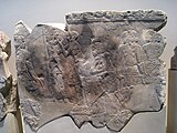 En del av en stenrelik från Mayas grav - nu i Neues Museum i Berlin.