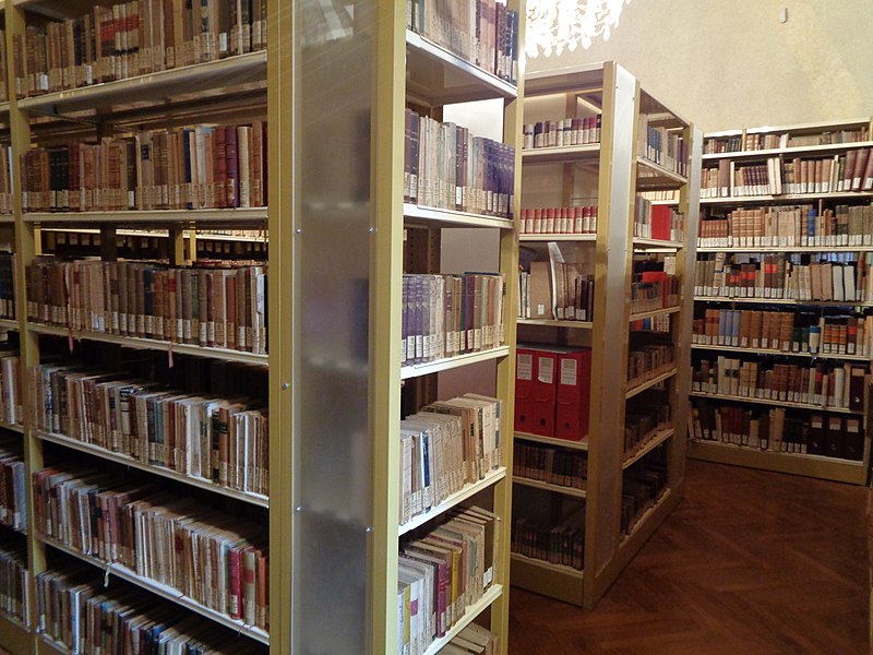 File:Biblioteca di Marino Parenti.jpg