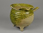 Border ware pipkin green-glazed.jpg