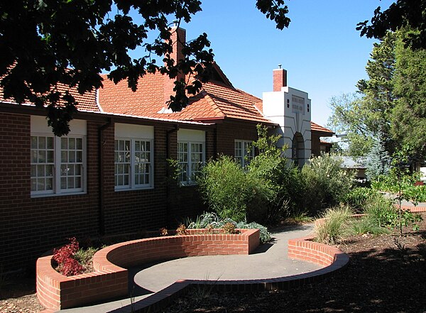 Roberts McCubbin Primary School