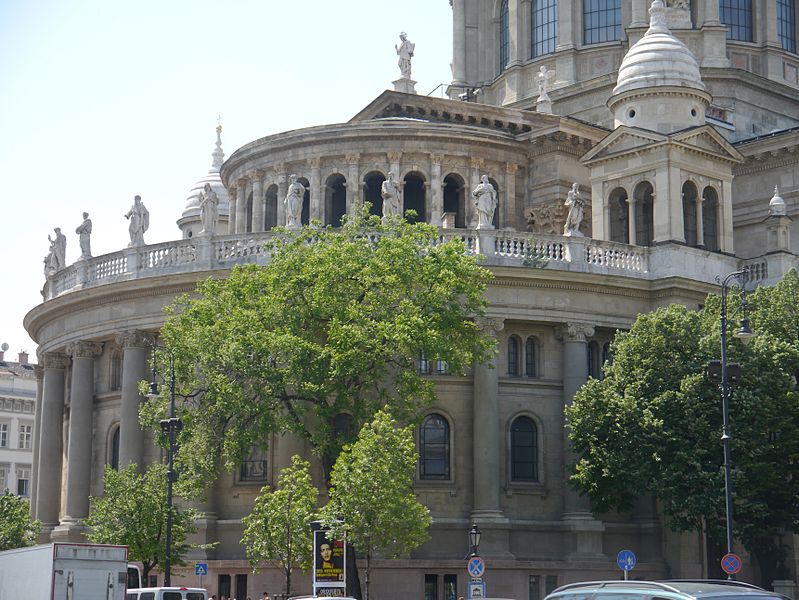 File:Budapest Basilika Sz. István Chor 2.JPG