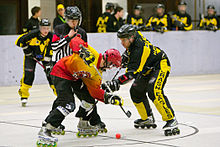 Pestkop bij inline skater hockey.jpg