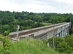 Le viaduc de Busseau. Au fond, la commune de Cressat.