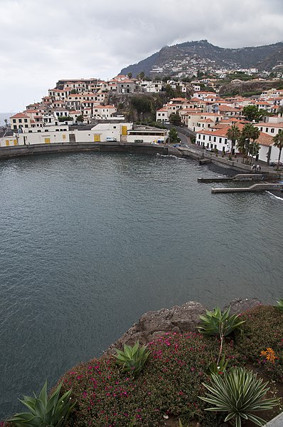 File:Câmara de Lobos, Madeira - Aug 2012 - 04.jpg