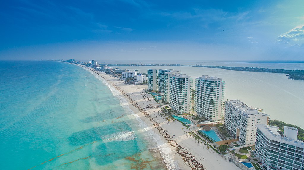 Cancun Strand Luftbild (22143397586)