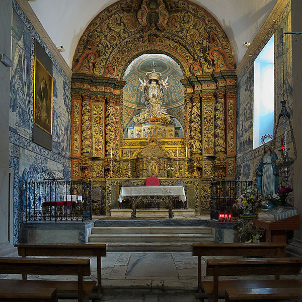 File:Capilla del Espíritu Santo, Olivenza. Retablo.jpg