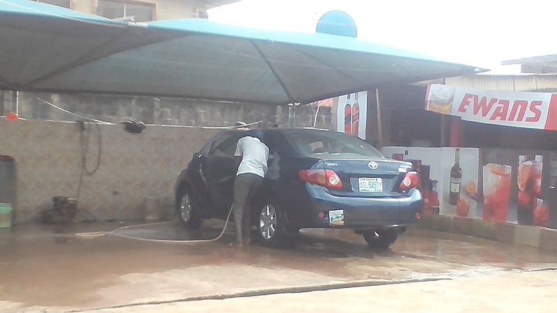 File:Car washer at work.jpg