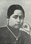 1. Chandramukhi Basu (1860–1944), en av de två första kvinnorna som tog universitetsexamen i Brittiska imperiet.