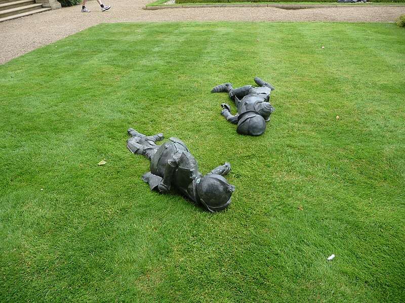 File:Children soldiers at Harewood 01.jpg