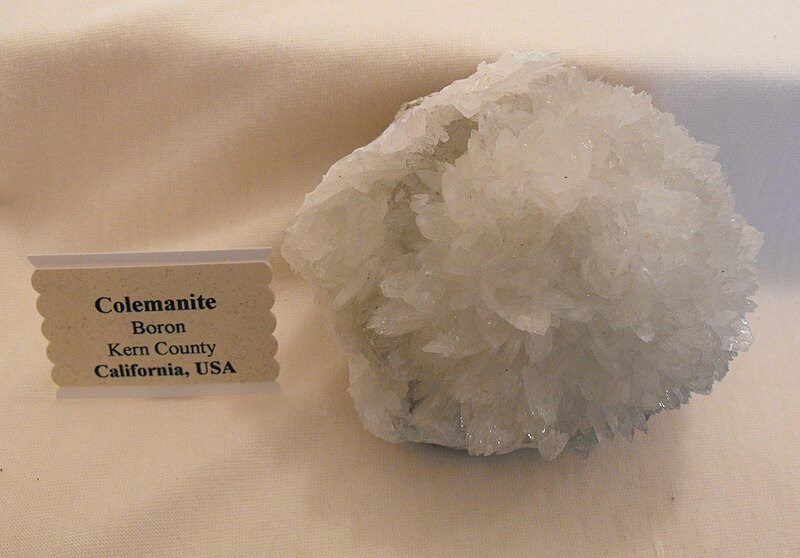 File:Colemanite.jpg