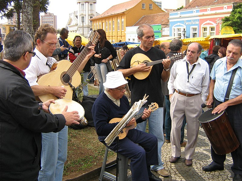 File:Curitiba - Feira do Largo da Ordem - Grupo de Chorinho.JPG