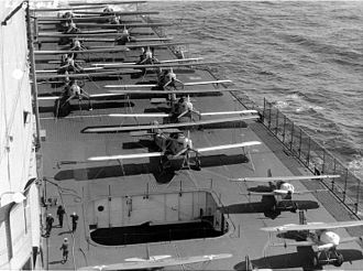 T3M-2s and Curtiss F6Cs on the deck of the carrier USS Lexington Curtiss F6C and Martin T3m on deck of USS Lexington (CV-2), 1928.jpg