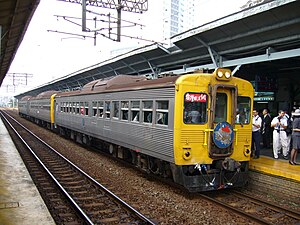 This is another recreation of the Glory of China Express using three preserved DR2700 units, stopping at Taichung station. DR2705 at Taichung.JPG