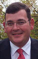 Daniel Andrews na festiwalu Kew (przycięte).jpg