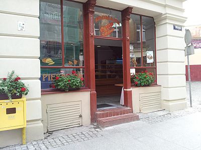 The 80 years old bakery at N°2