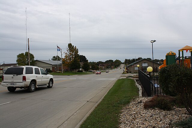 Looking south at the intersection of US 18 with WIS 23 in Dodgeville