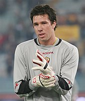 Doni playing for Roma in 2006 Doni.jpg