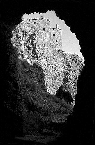 File:Dunnottar Castle (3223355796).jpg