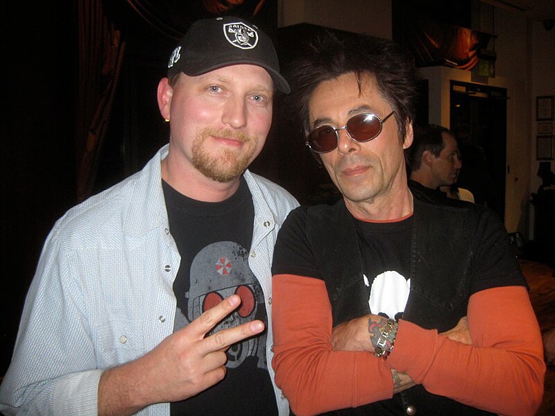 File:Earl Slick 2008.jpg