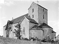Photographie noir et blanc de l'église de La Motte-Ternant dédiée à saint Martin