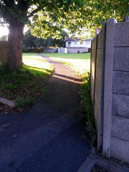 File:Ensbury Park, footpath N18 from Singleton Drive - geograph.org.uk - 5022234.jpg