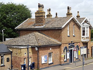 <span class="mw-page-title-main">Ewell West railway station</span> Railway station in Surrey, England