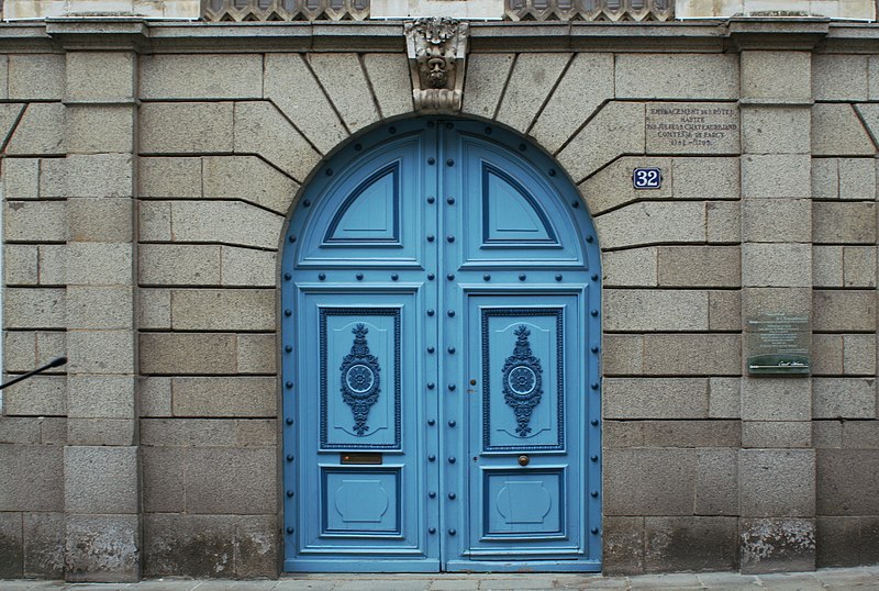 File:Fougères, 32 rue Nationale, porte.jpg