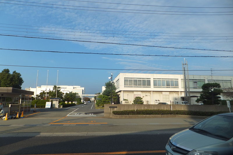 File:Fujitsu Akashi factory in 2013.JPG