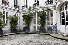 Galerie Kamel mennour, paris.jpg