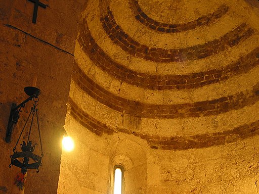 Eremo di Montesiepi, cupola semisferica nella Cappella di San Galgano a Montesiepi 