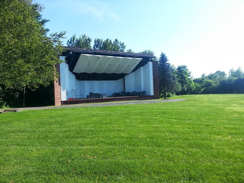 File:Gould Music Shell Colby College.jpg