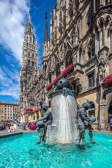 Muenchen, Fischbrunnen und neuen Rathauses