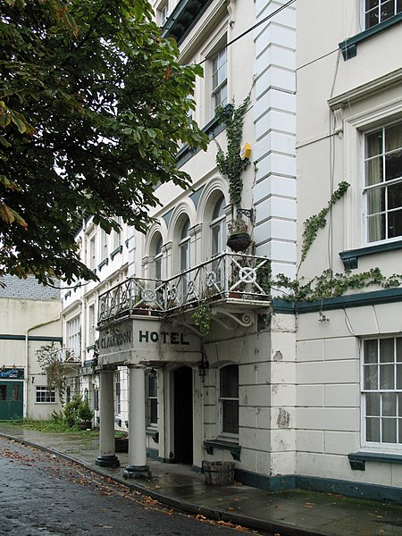 File:Gravesend Clarendon Royal Hotel R01.jpg