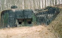 Une vue extérieure partielle de l'ouvrage du Hakenberg (près de Boulay) sur la ligne Maginot.