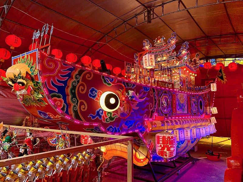 File:Handmade Paper Ship for the Deities on Yuanjiao Festival of Nanliao Fumei Temple 02.jpg