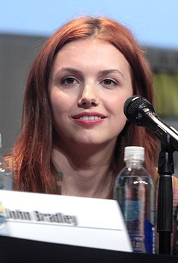 Hannah Murray plays the role of Gilly in the television series. Hannah Murray by Gage Skidmore.jpg