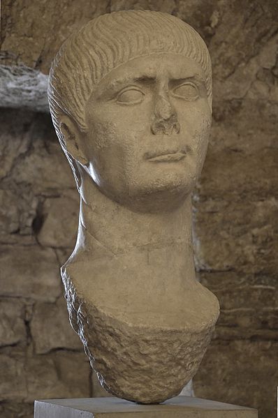 File:Head of Trajan, from the Cryptoporticus of Aeminium, Coimbra, Portugal (12570466063).jpg