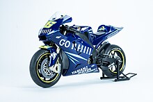 Heller's Yamaha YZF M1 2004 (Valentino Rossi). Kit xxx from 2005