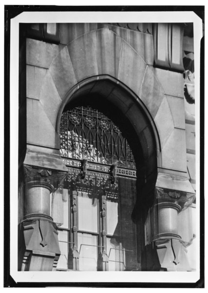 File:Historic American Buildings Survey, December, 1959 WINDOW DETAIL OF CHESTNUT STREET FACADE. - Provident Life and Trust Company Bank, 407-409 Chestnut Street, Philadelphia, HABS PA,51-PHILA,256-3.tif