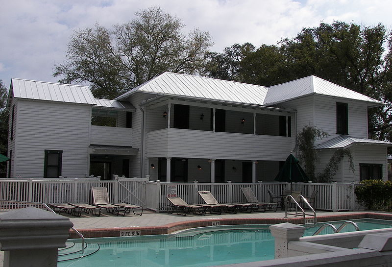 File:Horace T. Robles House pool.jpg