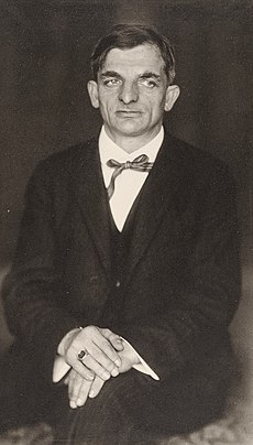 Hugo Erfurth - Portrait Joachim Ringelnatz, c. 1930.jpg