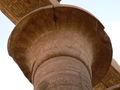 Karnak, une colonne encore colorée
