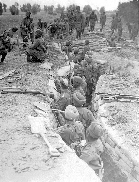 File:Indian infantry digging trenches Fauquissart, France (Photo 24-299).jpg