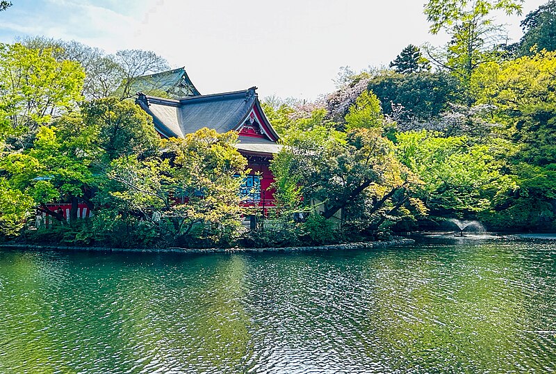 File:Inokashira Benzaiten Shrine.jpg